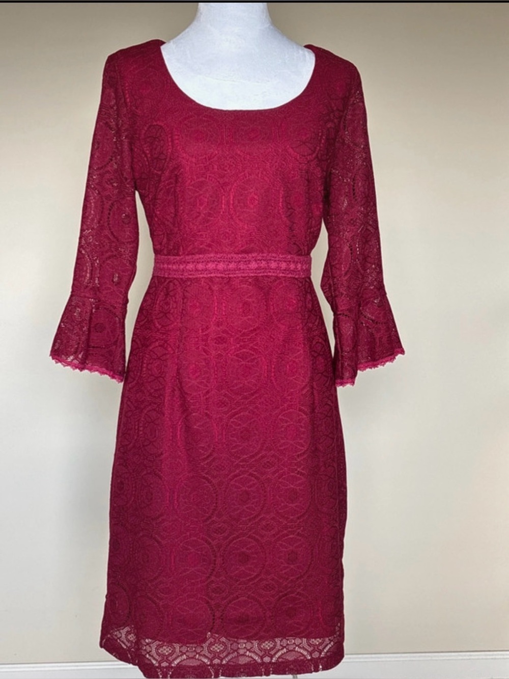 Monroe & Main Red Lace Bell Sleeve Women’s Dress
